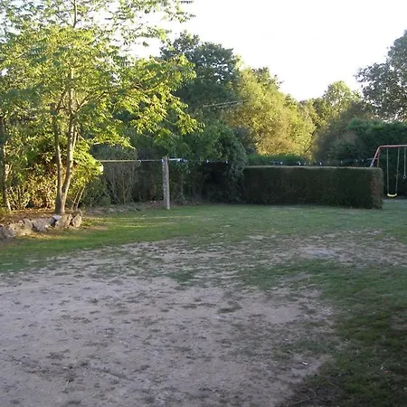 Rustique Avec Salle De Jeux Et Animaux En Campagne - Fr-1-426-336 * Saint-Julien-des-Landes