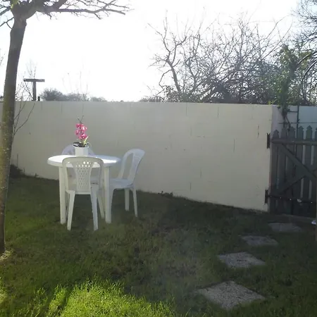 Rustique Avec Salle De Jeux Et Animaux En Campagne - Fr-1-426-336 Casa vacanze Saint-Julien-des-Landes