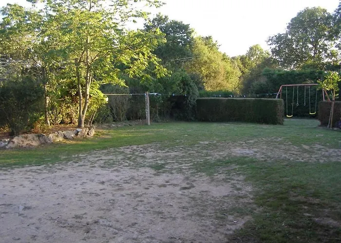 Rustique Avec Salle De Jeux Et Animaux En Campagne - Fr-1-426-336 * Saint-Julien-des-Landes