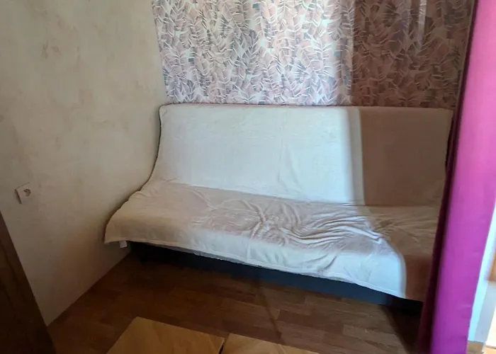 Rustique Avec Salle De Jeux Et Animaux En Campagne - Fr-1-426-336 *